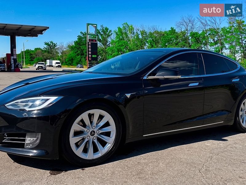 Лифтбек Tesla Model S 2016 в Харькове