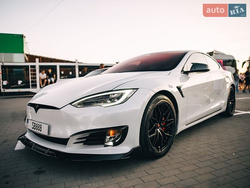 Лифтбек Tesla Model S 2019 в Виннице Лифтбек Tesla Model S 2019 в Виннице