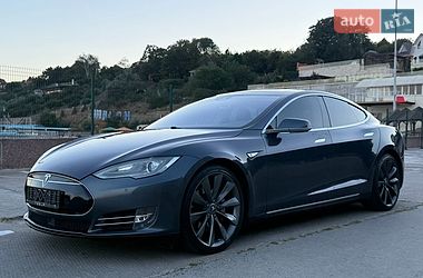 Ліфтбек Tesla Model S 2015 в Одесі фото Ліфтбек Tesla Model S 2015 в Одесі