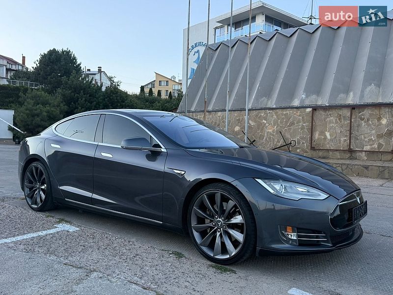 Ліфтбек Tesla Model S 2015 в Одесі фото 4 Ліфтбек Tesla Model S 2015 в Одесі