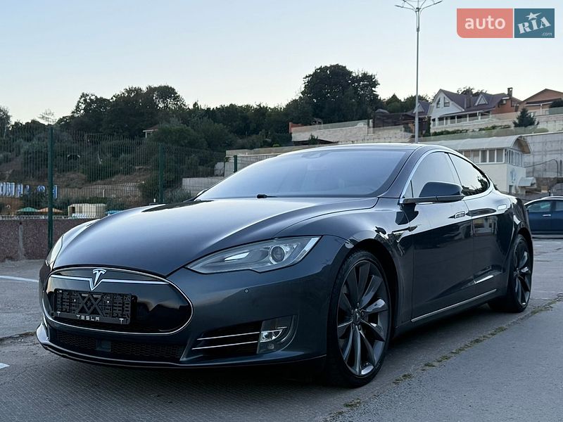 Ліфтбек Tesla Model S 2015 в Одесі фото 9 Ліфтбек Tesla Model S 2015 в Одесі
