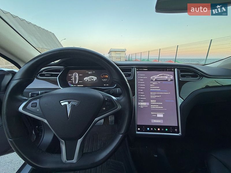 Ліфтбек Tesla Model S 2015 в Одесі фото 13 Ліфтбек Tesla Model S 2015 в Одесі