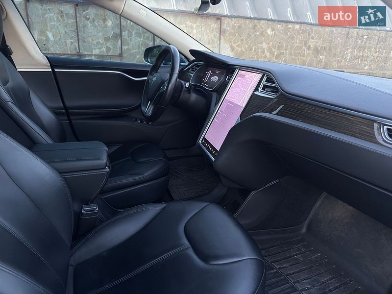 Ліфтбек Tesla Model S 2015 в Одесі фото 14 Ліфтбек Tesla Model S 2015 в Одесі