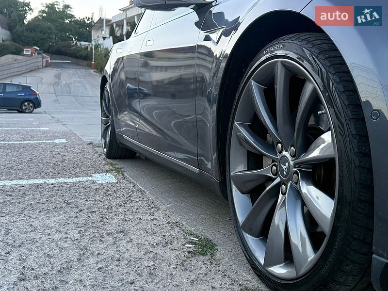 Ліфтбек Tesla Model S 2015 в Одесі фото 22 Ліфтбек Tesla Model S 2015 в Одесі