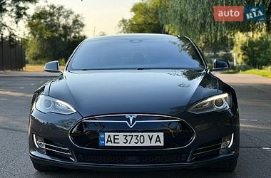 Ліфтбек Tesla Model S 2015 в Кривому Розі фото 2 Ліфтбек Tesla Model S 2015 в Кривому Розі