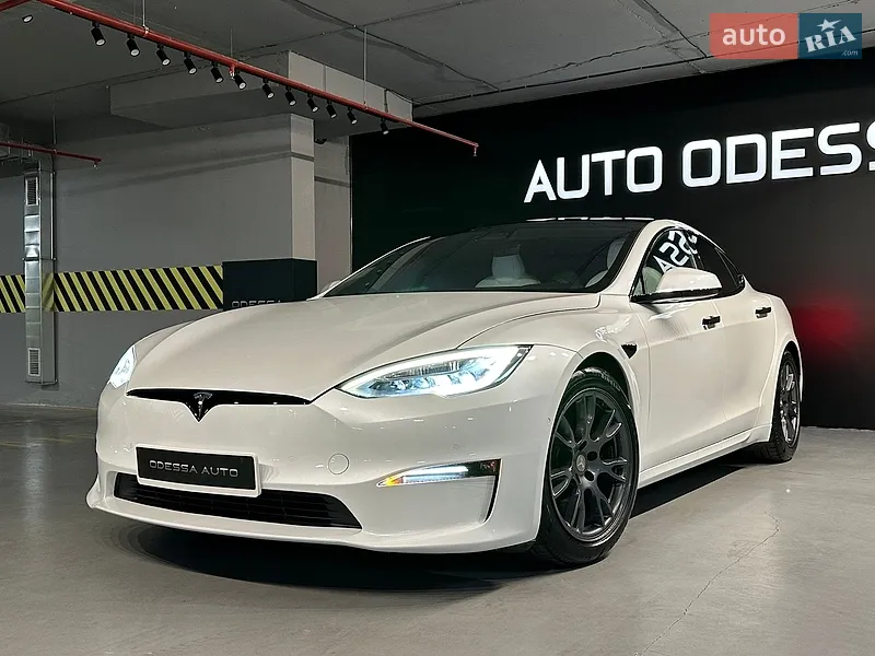 Tesla Model S 2021