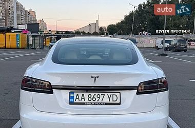 Лифтбек Tesla Model S 2022 в Львове