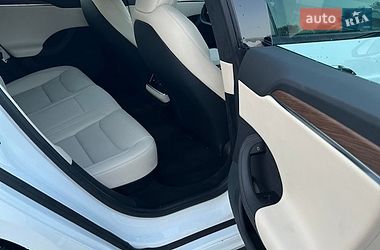 Лифтбек Tesla Model S 2022 в Львове