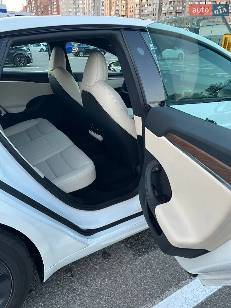 2022 Tesla Model S - мініатюра 11