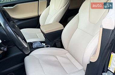 Лифтбек Tesla Model S 2017 в Ровно