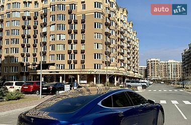 Лифтбек Tesla Model S 2018 в Киеве фото 11 Лифтбек Tesla Model S 2018 в Киеве