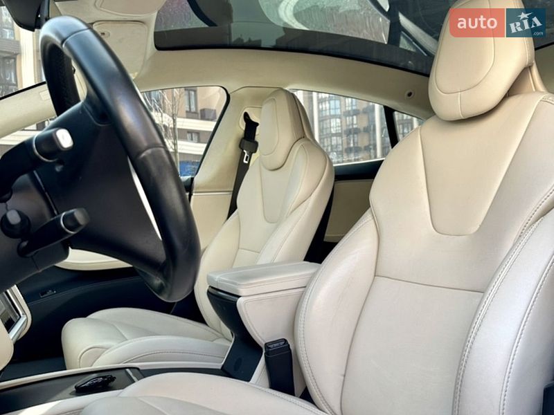 Лифтбек Tesla Model S 2018 в Киеве фото 16 Лифтбек Tesla Model S 2018 в Киеве