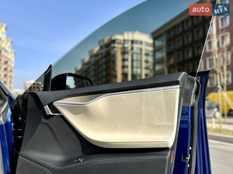 Лифтбек Tesla Model S 2018 в Киеве фото 23 Лифтбек Tesla Model S 2018 в Киеве