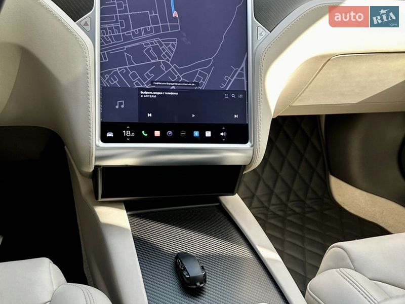 Лифтбек Tesla Model S 2018 в Киеве фото 30 Лифтбек Tesla Model S 2018 в Киеве