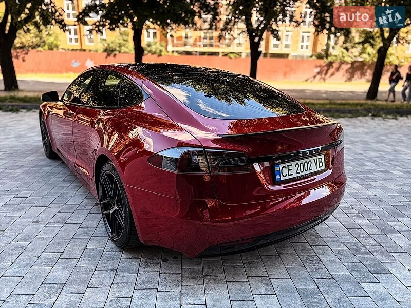 Лифтбек Tesla Model S 2019 в Черновцах