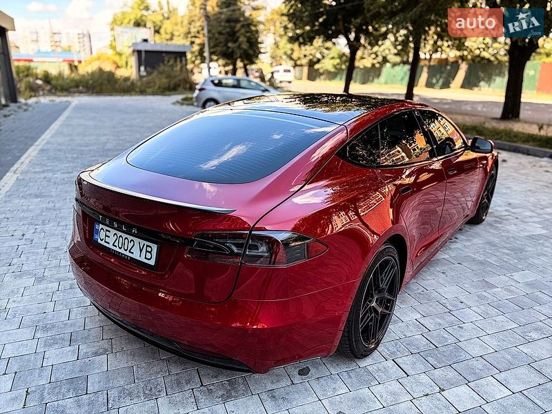 Лифтбек Tesla Model S 2019 в Черновцах