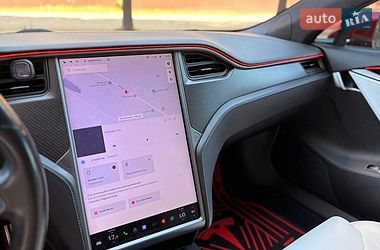 Лифтбек Tesla Model S 2019 в Черновцах