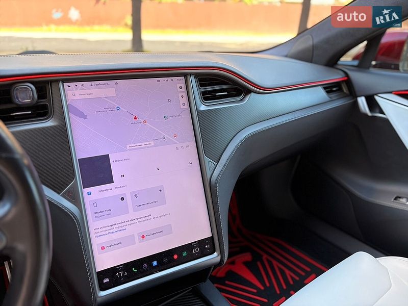 Лифтбек Tesla Model S 2019 в Черновцах