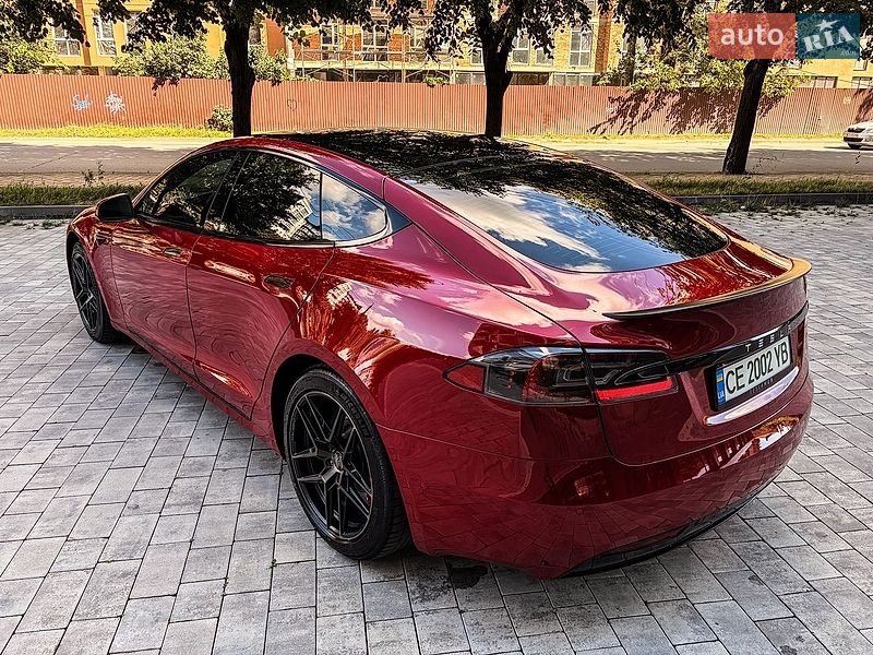 Лифтбек Tesla Model S 2019 в Черновцах