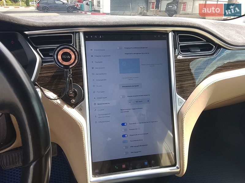 Лифтбек Tesla Model S 2016 в Днепре