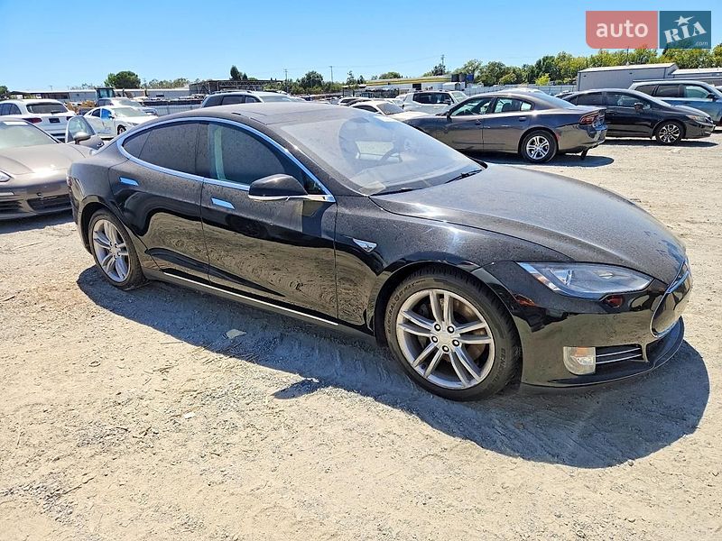 Лифтбек Tesla Model S 2014 в Ивано-Франковске