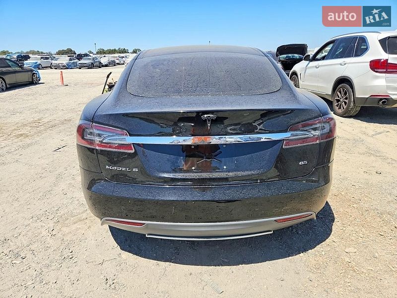 Лифтбек Tesla Model S 2014 в Ивано-Франковске