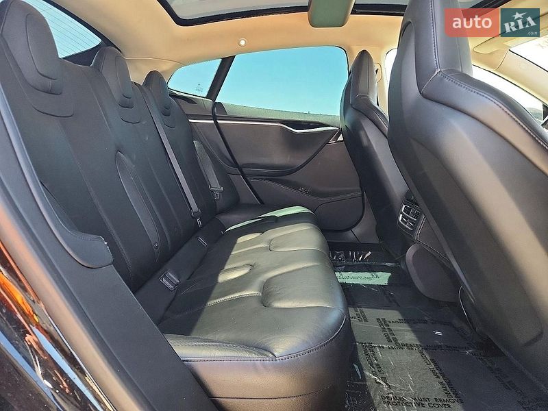 Лифтбек Tesla Model S 2014 в Ивано-Франковске
