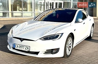 Ліфтбек Tesla Model S 2016 в Смілі
