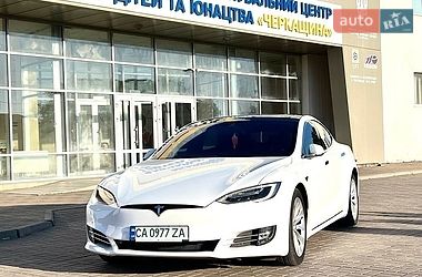 Ліфтбек Tesla Model S 2016 в Смілі