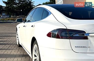 Ліфтбек Tesla Model S 2016 в Смілі