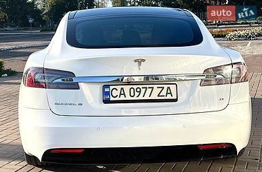 Ліфтбек Tesla Model S 2016 в Смілі