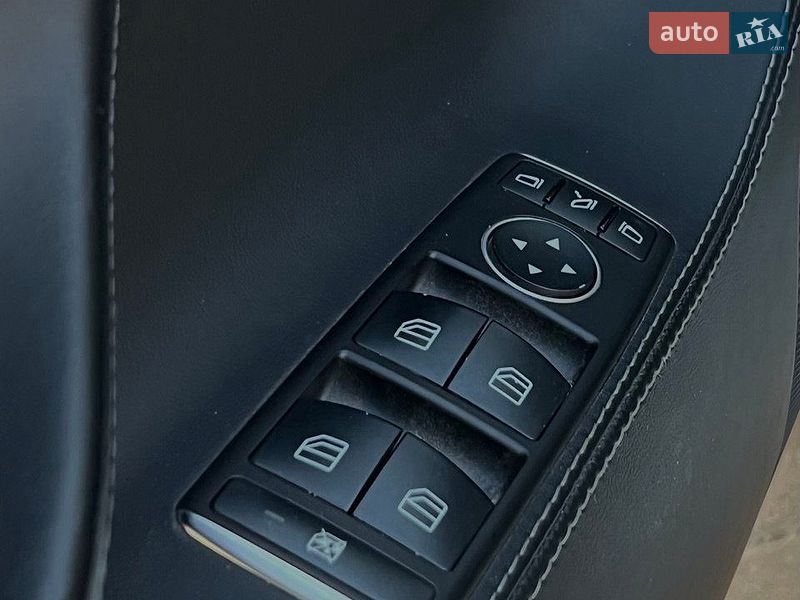 Ліфтбек Tesla Model S 2016 в Смілі
