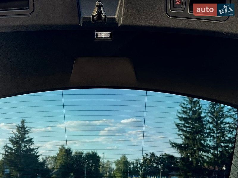 Ліфтбек Tesla Model S 2016 в Смілі