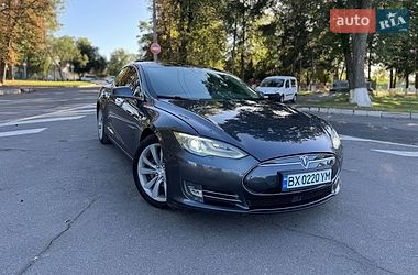 Ліфтбек Tesla Model S 2015 в Вінниці