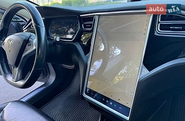 Лифтбек Tesla Model S 2015 в Виннице