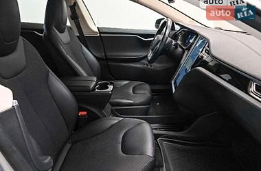 Лифтбек Tesla Model S 2015 в Ровно