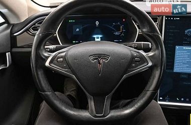 Лифтбек Tesla Model S 2015 в Ровно