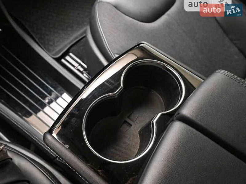Лифтбек Tesla Model S 2015 в Ровно