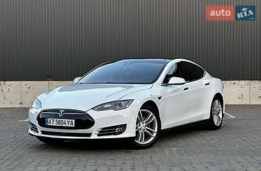 Лифтбек Tesla Model S 2015 в Тернополе