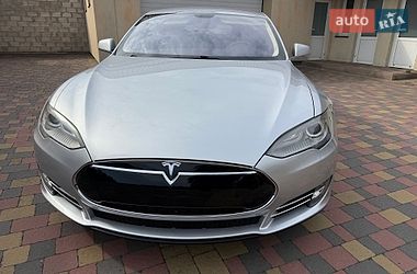 Ліфтбек Tesla Model S 2013 в Дубні