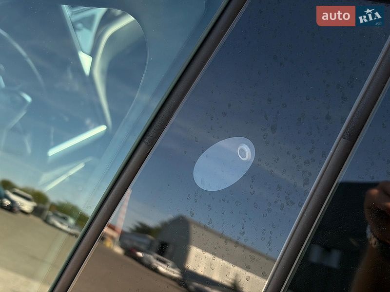 Лифтбек Tesla Model S 2018 в Львове