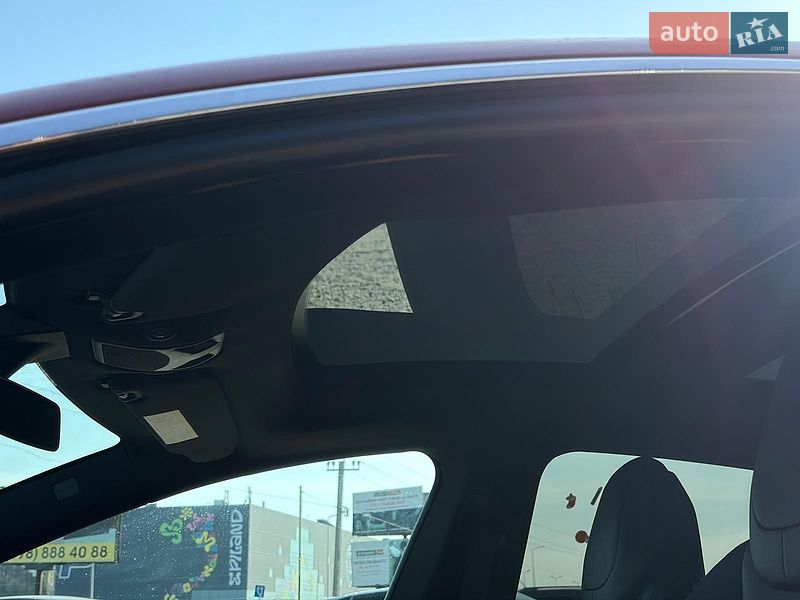 Ліфтбек Tesla Model S 2018 в Львові