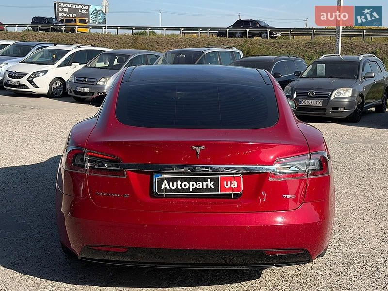 Ліфтбек Tesla Model S 2018 в Львові