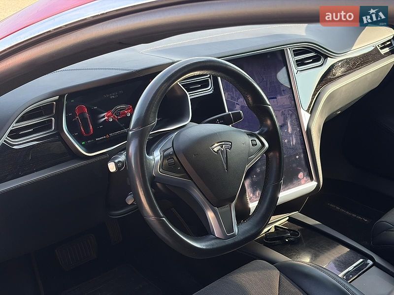 Ліфтбек Tesla Model S 2018 в Львові