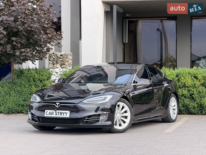 Лифтбек Tesla Model S 2017 в Стрые