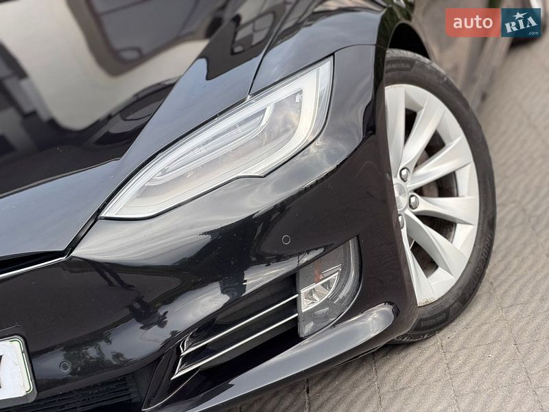 Лифтбек Tesla Model S 2017 в Стрые