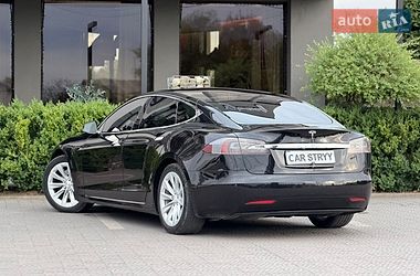 Лифтбек Tesla Model S 2017 в Стрые