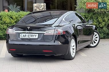 Лифтбек Tesla Model S 2017 в Стрые