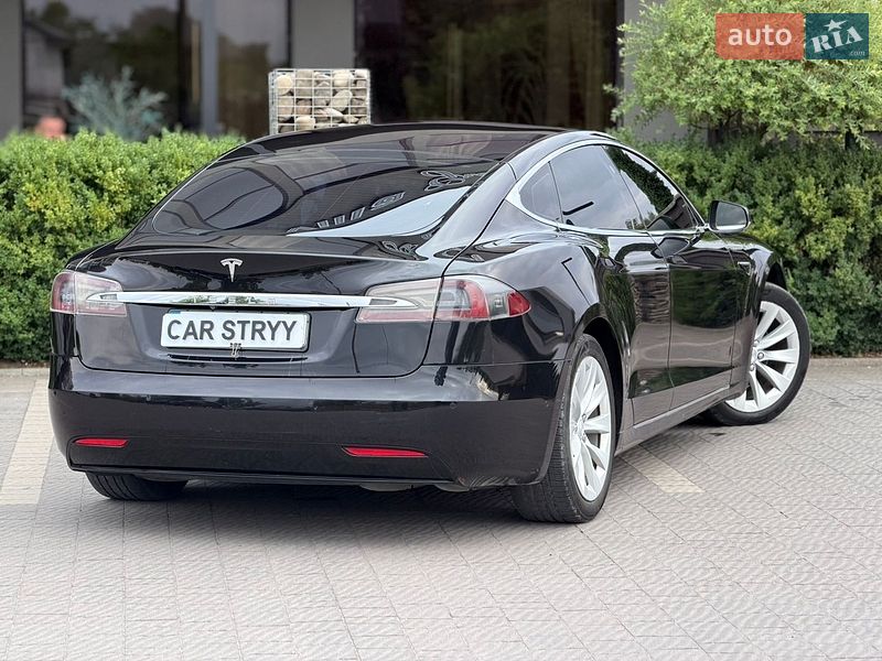 Лифтбек Tesla Model S 2017 в Стрые