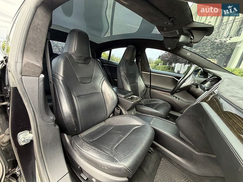 Лифтбек Tesla Model S 2017 в Стрые